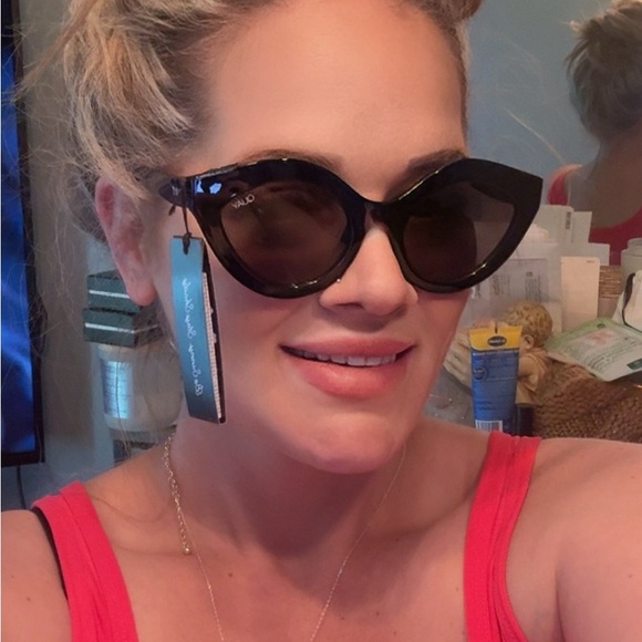 Quay GOODNIGHT KISS blk/blk fade Sunglasses NWT - Picture 5 of 10